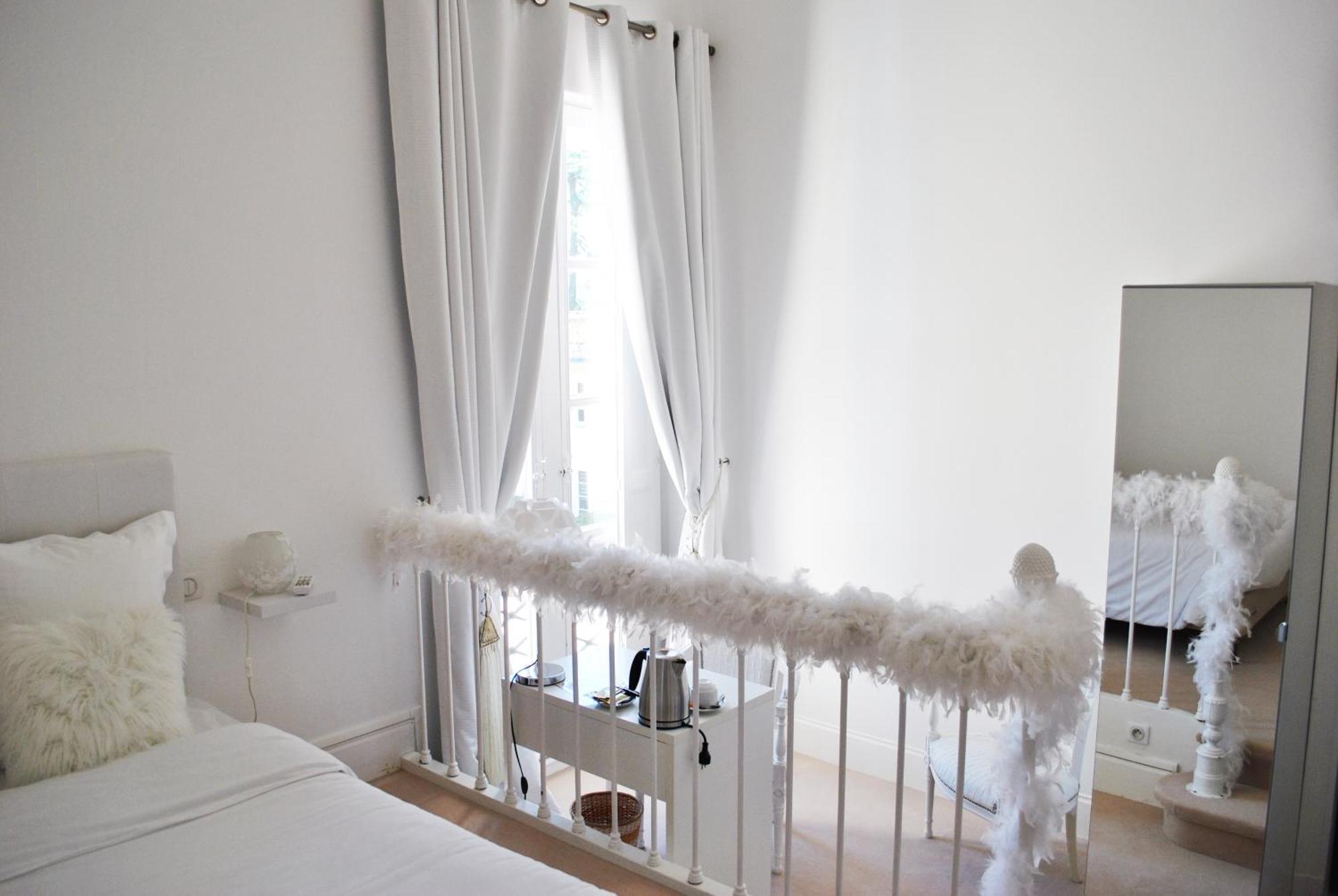 Logis Hotels - Chateau Saint Marcel Boé Room photo